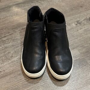 Yellow Box Black Women Shoes